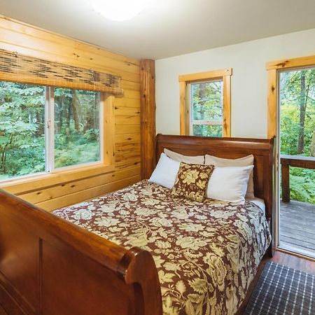 Bella Coola Grizzly Tours And Resort Hagensborg Экстерьер фото