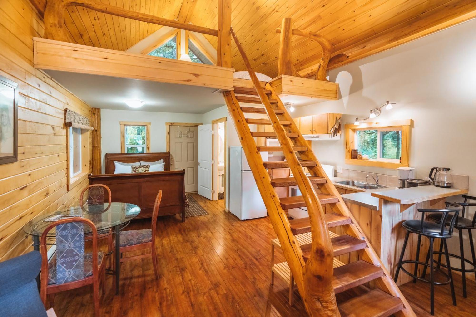 Bella Coola Grizzly Tours And Resort Hagensborg Экстерьер фото