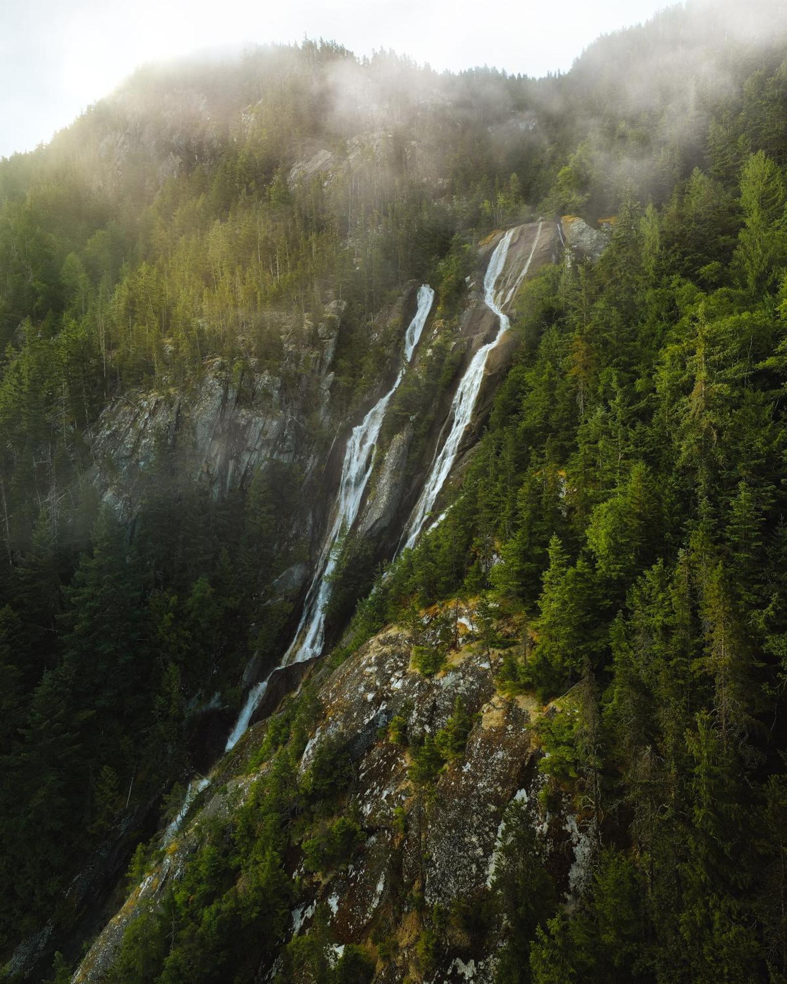 Bella Coola Grizzly Tours And Resort Hagensborg Экстерьер фото