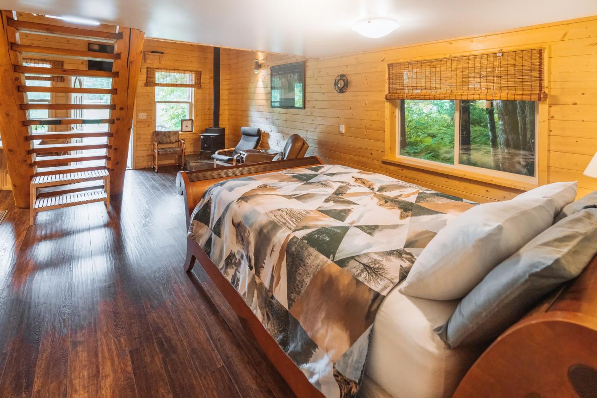 Bella Coola Grizzly Tours And Resort Hagensborg Экстерьер фото