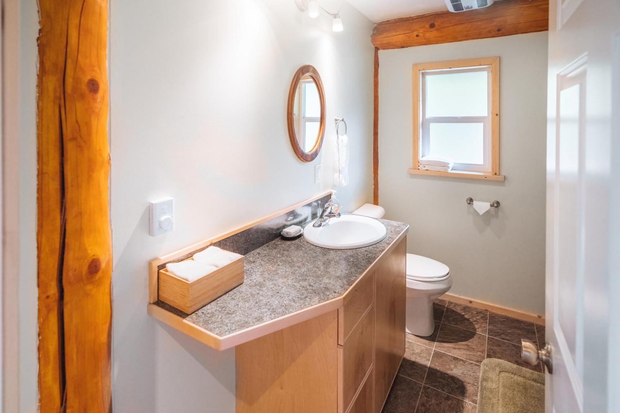 Bella Coola Grizzly Tours And Resort Hagensborg Экстерьер фото
