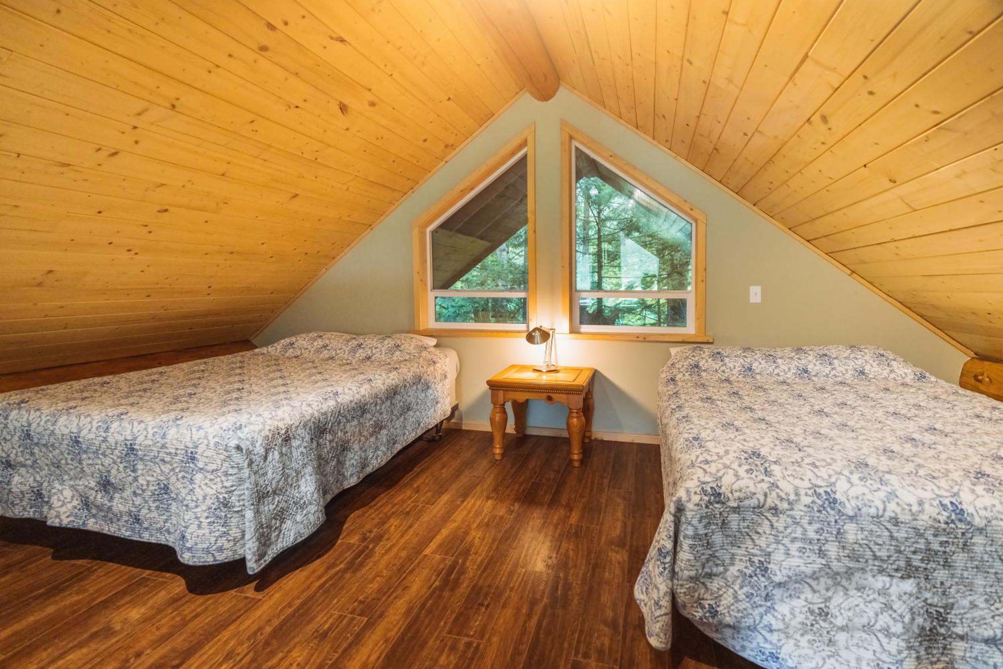 Bella Coola Grizzly Tours And Resort Hagensborg Экстерьер фото
