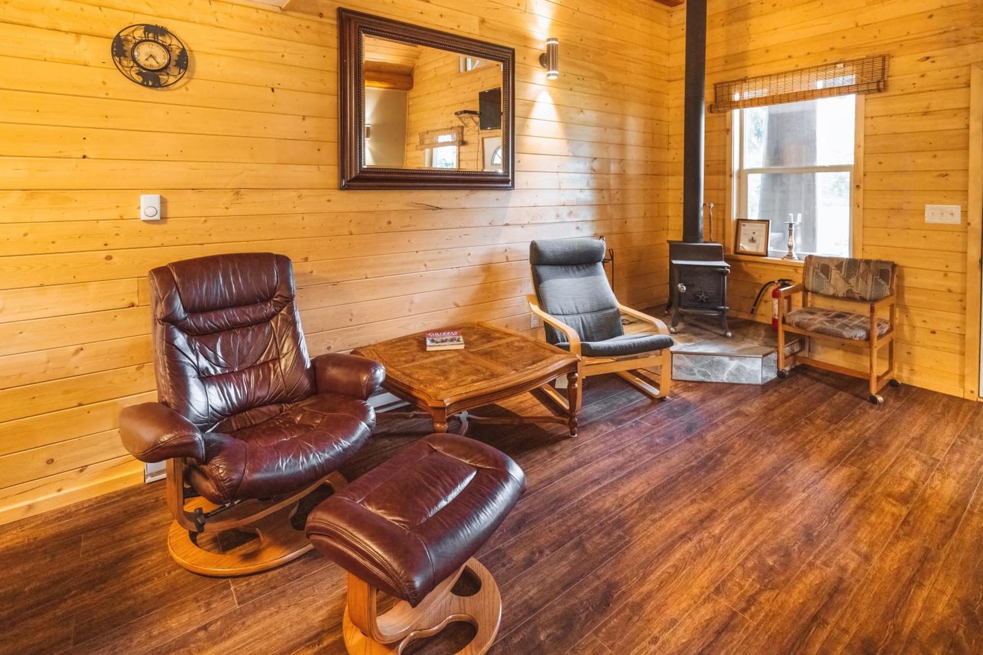 Bella Coola Grizzly Tours And Resort Hagensborg Экстерьер фото