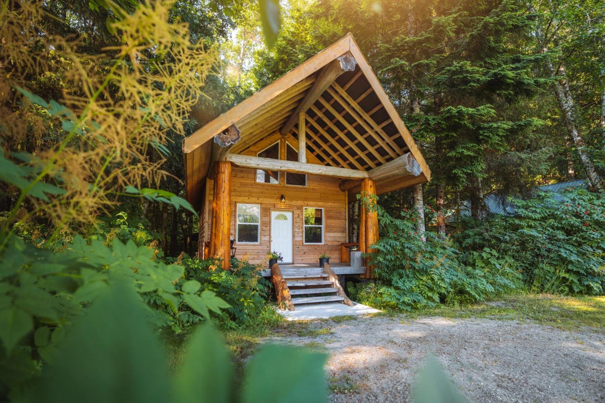 Bella Coola Grizzly Tours And Resort Hagensborg Экстерьер фото