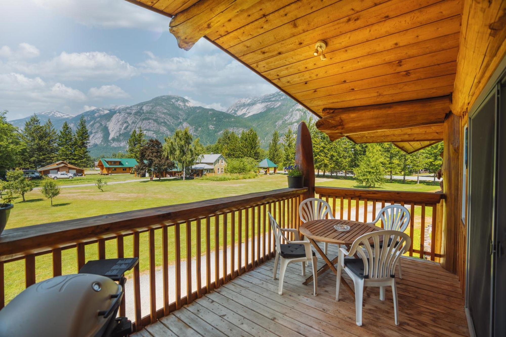Bella Coola Grizzly Tours And Resort Hagensborg Экстерьер фото